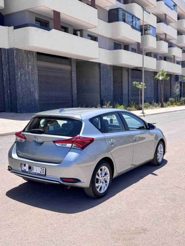 TOYOTA AURIS RESTYLÉ 2017